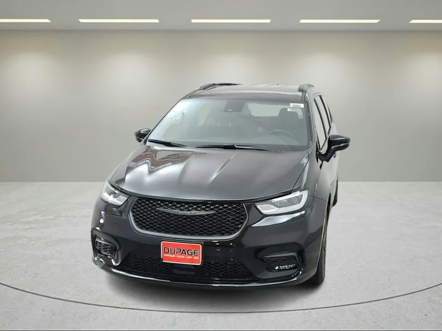 2025 Chrysler Pacifica photo 2
