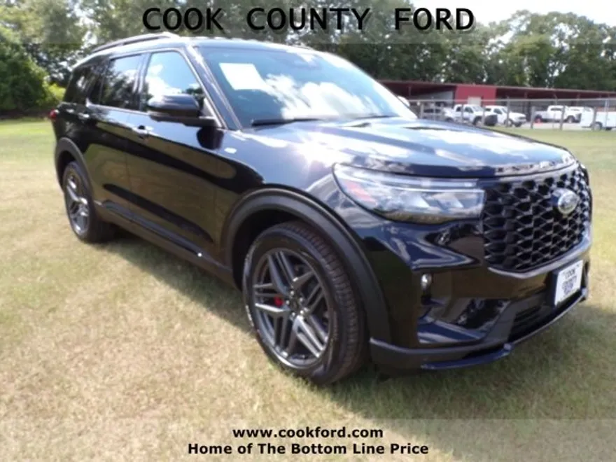 2025 Ford Explorer ST-Line photo 1