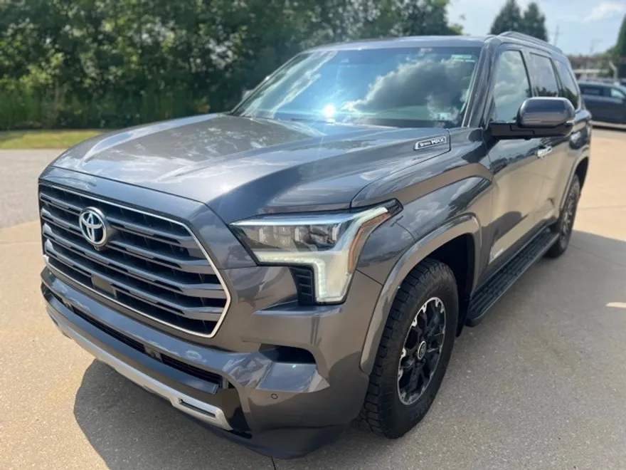 2023 Toyota Sequoia Limited photo 1
