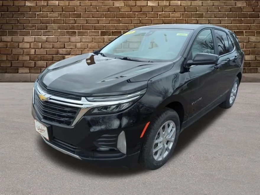 2023 Chevrolet Equinox LT photo 1