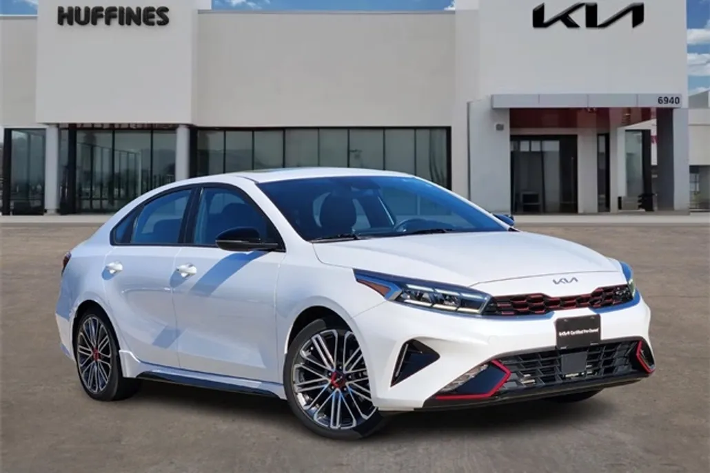 2023 Kia Forte GT photo 1