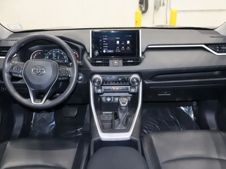 2024 Toyota RAV4 XLE Premium photo 22