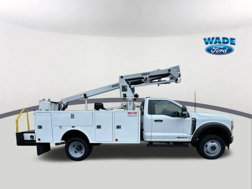 2023 Ford F-550 XL photo 1