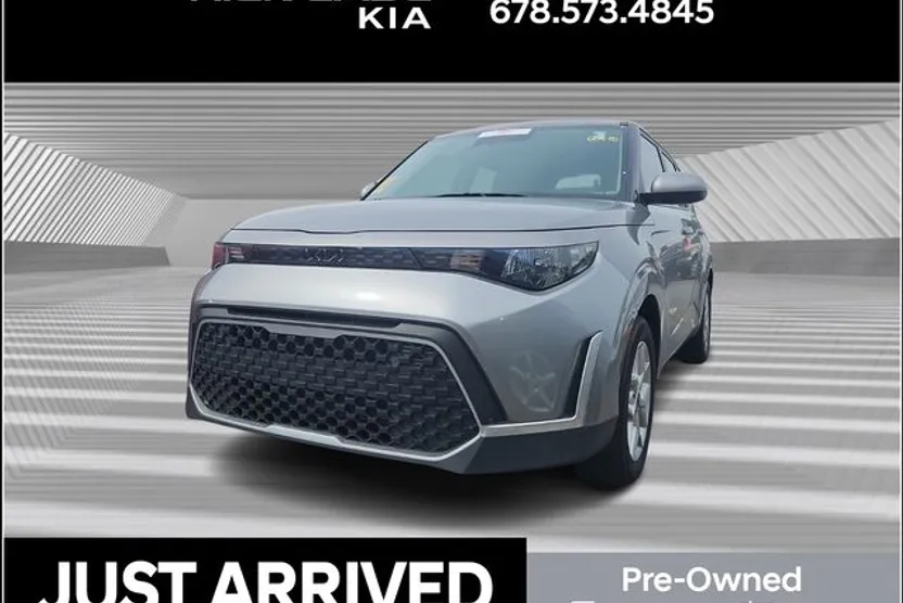 2023 Kia Soul LX photo 1