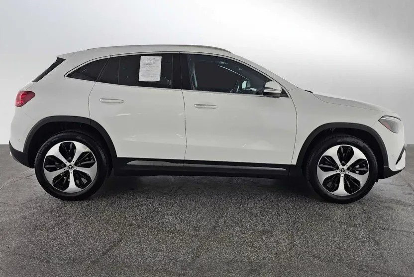 2025 Mercedes Benz GLA 250 photo 1