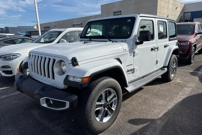 2019 Jeep Wrangler Unlimited Sahara photo 1