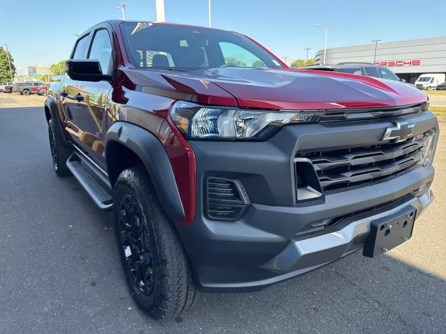 2026 Chevrolet Colorado Trail Boss photo 1