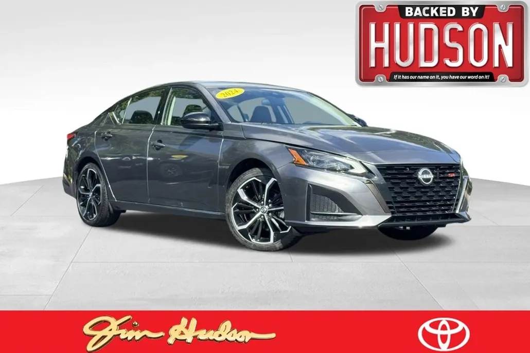 2024 Nissan Altima 2.5 SR photo 1