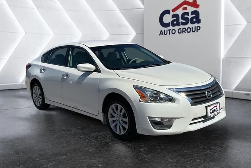 2015 Nissan Altima 2.5 S photo 1