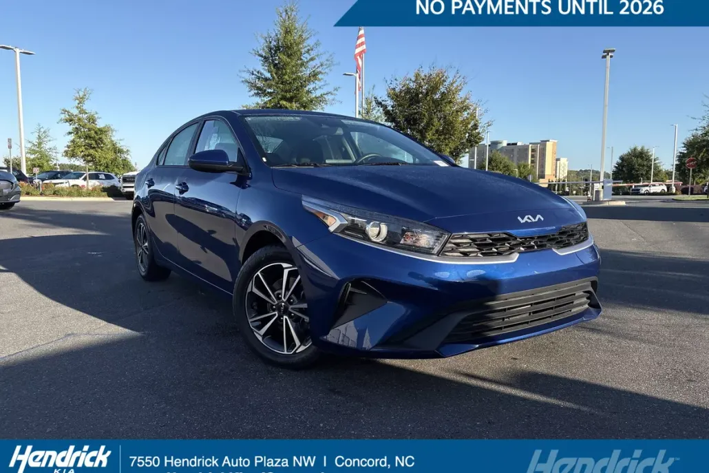 2023 Kia Forte LXS photo 1