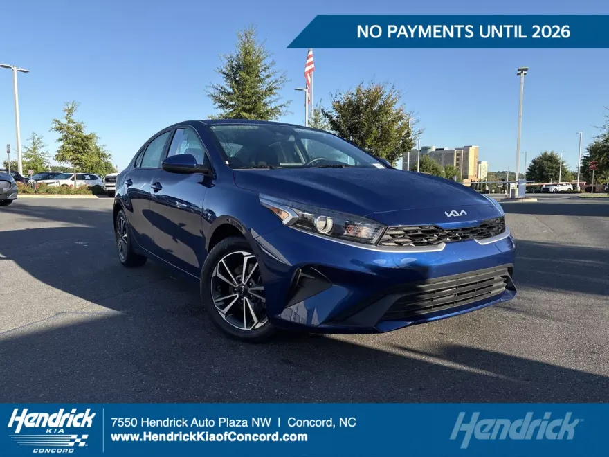 2023 Kia Forte LXS photo 1
