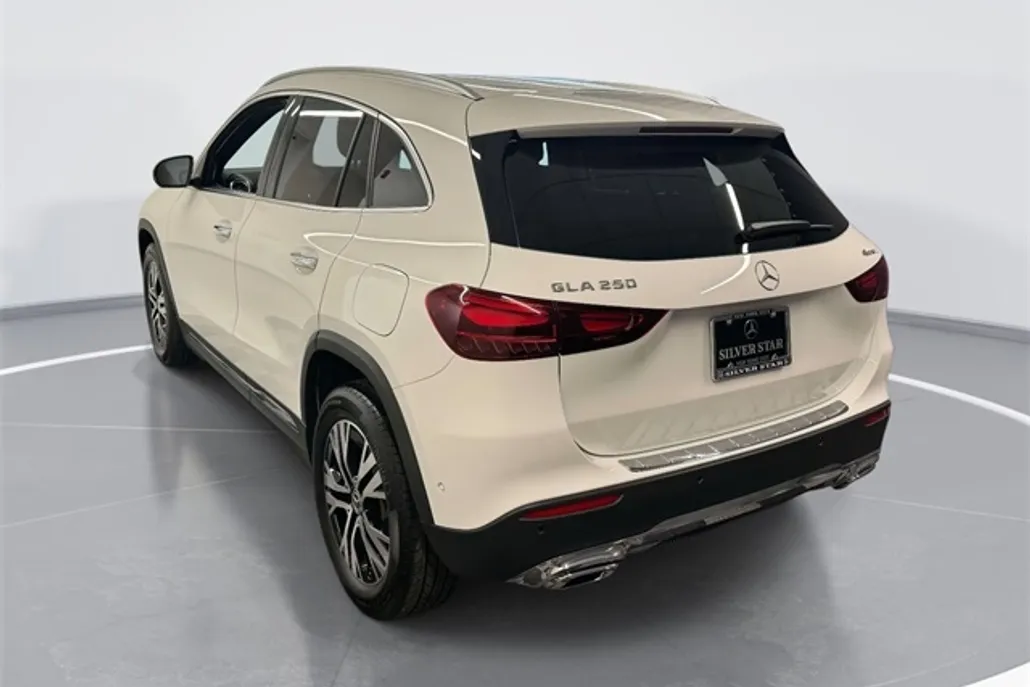 2025 Mercedes Benz GLA 250 4MATIC photo 1