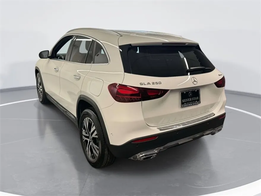 2025 Mercedes Benz GLA 250 4MATIC photo 1