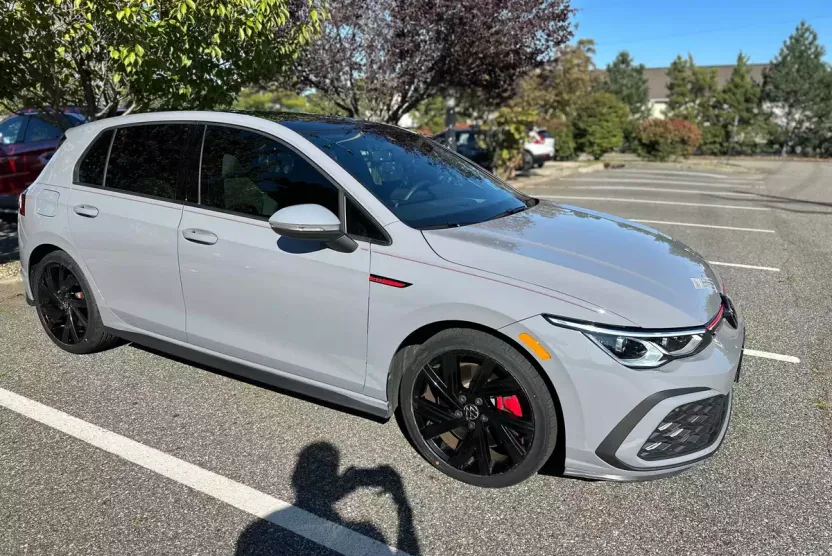 2022 Volkswagen Golf GTI SE photo 1