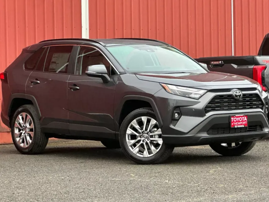 2025 Toyota RAV4 XLE Premium photo 1