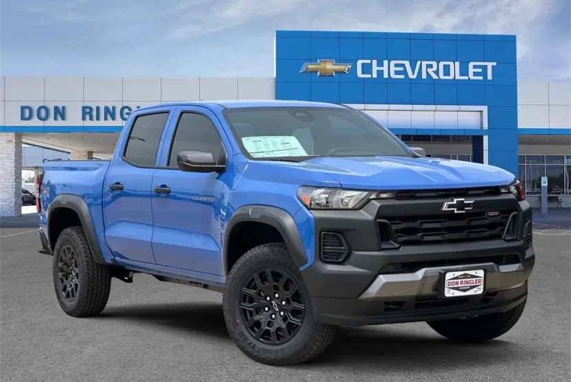 2025 Chevrolet Colorado Trail Boss photo 1