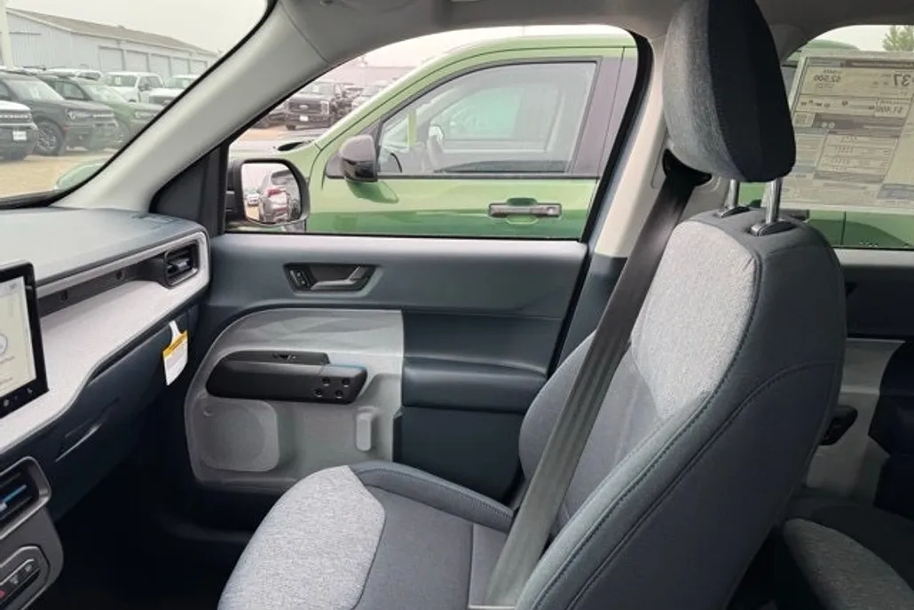 2025 Ford Maverick XLT photo 1