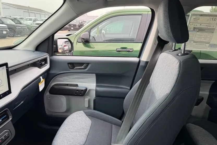 2025 Ford Maverick XLT photo 1