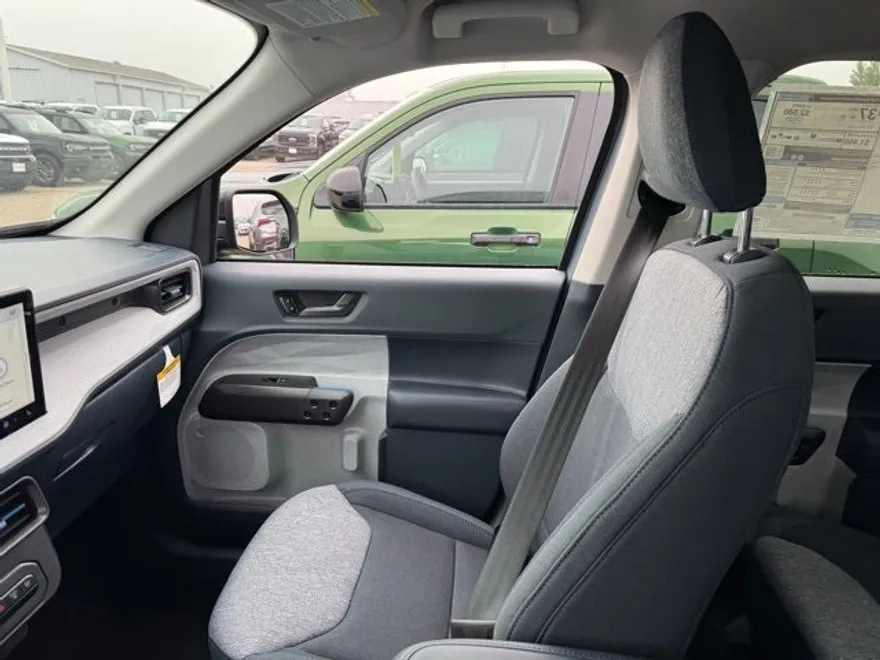 2025 Ford Maverick XLT photo 1