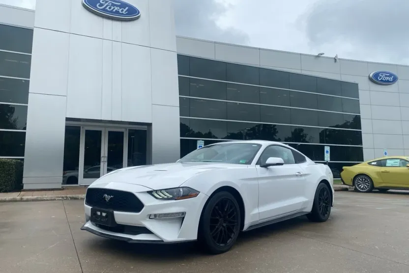 2018 Ford Mustang EcoBoost Premium photo 1