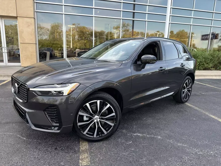 2025 Volvo XC60 B5 Plus photo 1