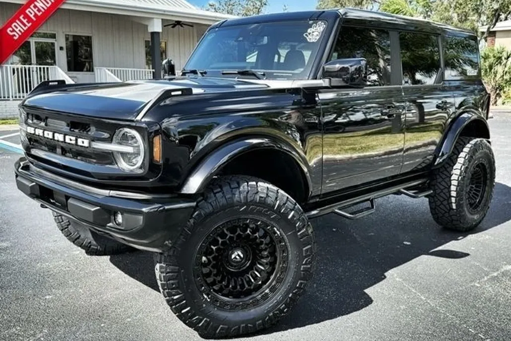 2024 Ford Bronco Outer Banks photo 1