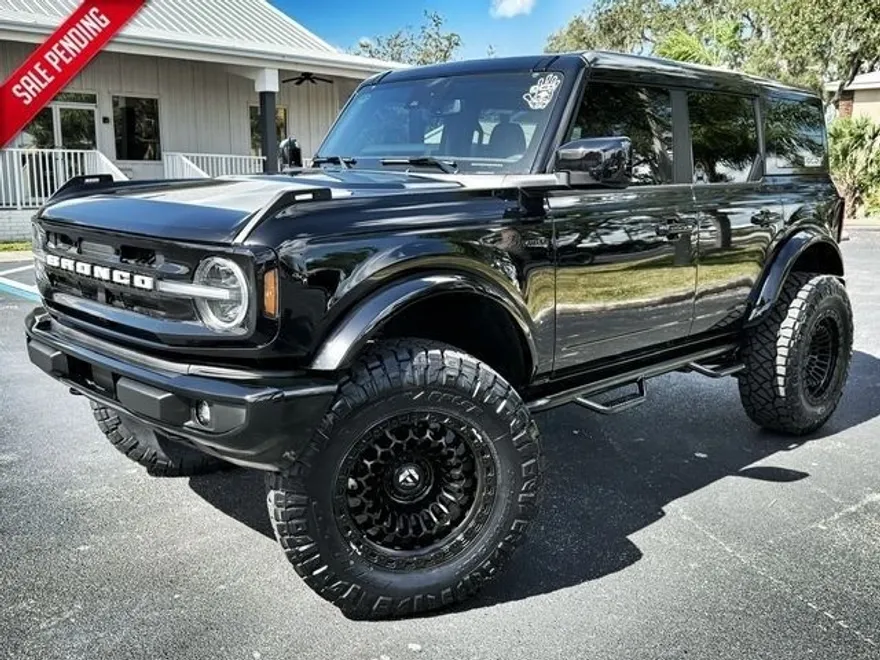 2024 Ford Bronco Outer Banks photo 1