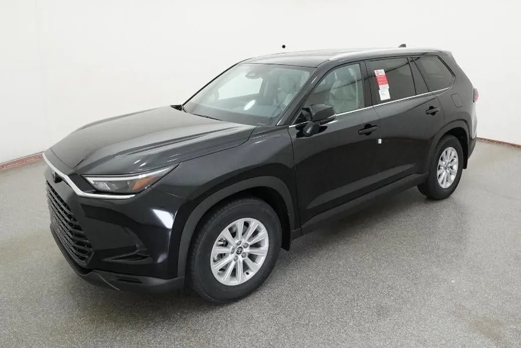 2026 Toyota Grand Highlander XLE photo 1