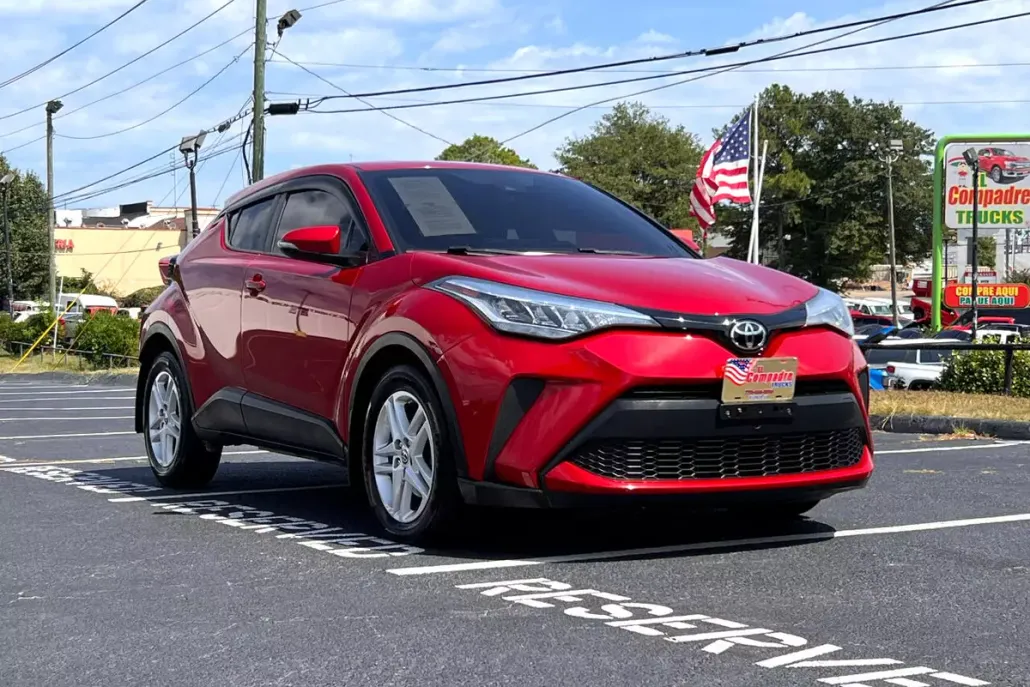 2020 Toyota C-HR XLE photo 1