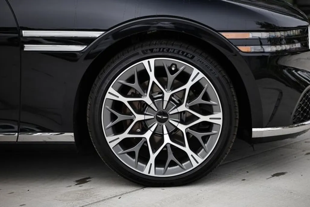 2025 Genesis G90 3.5T AWD photo 1