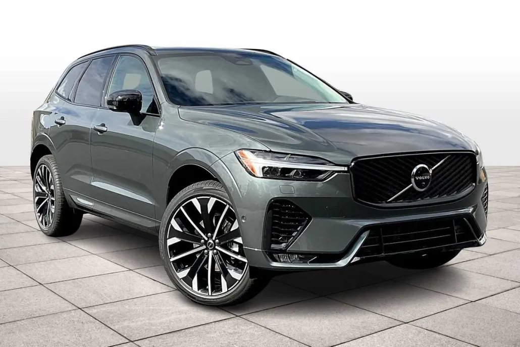 2026 Volvo XC60 B5 photo 1