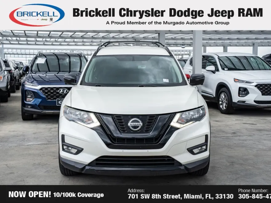 2018 Nissan Rogue SV photo 1