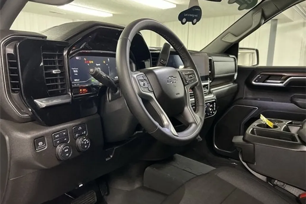 2024 Chevrolet Silverado 1500 RST photo 1