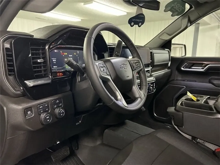 2024 Chevrolet Silverado 1500 RST photo 1