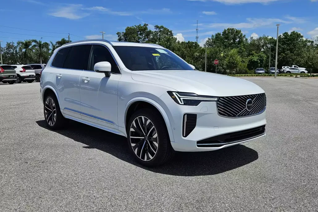 2026 Volvo XC90 Plus photo 1