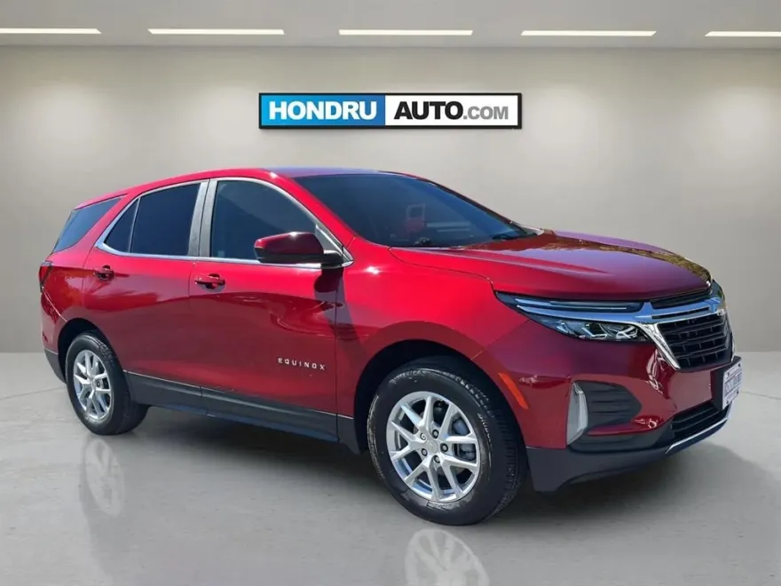 2023 Chevrolet Equinox LT photo 1