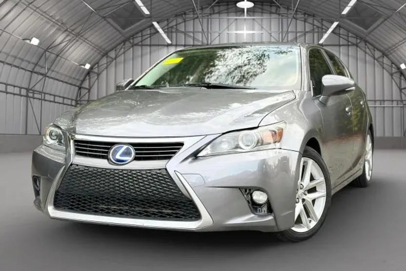 2015 Lexus CT 200h photo 1