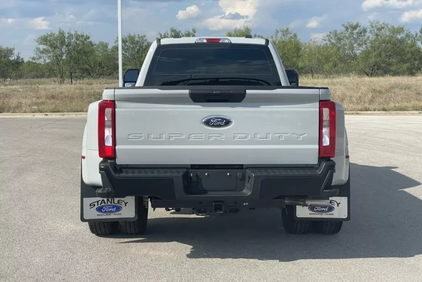 2026 Ford F-350 XL photo 1