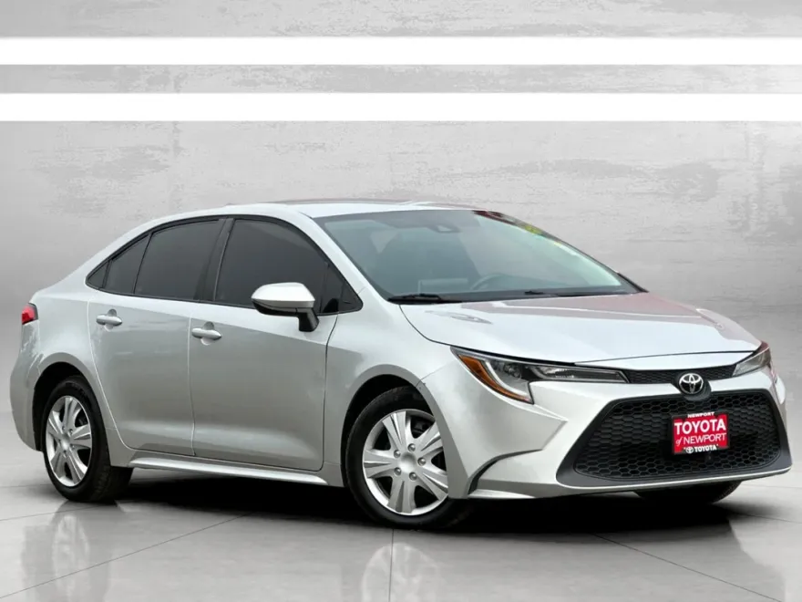 2021 Toyota Corolla LE photo 1