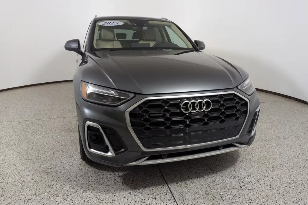 2025 Audi Q5 S line Premium Plus 45 TFSI photo 1