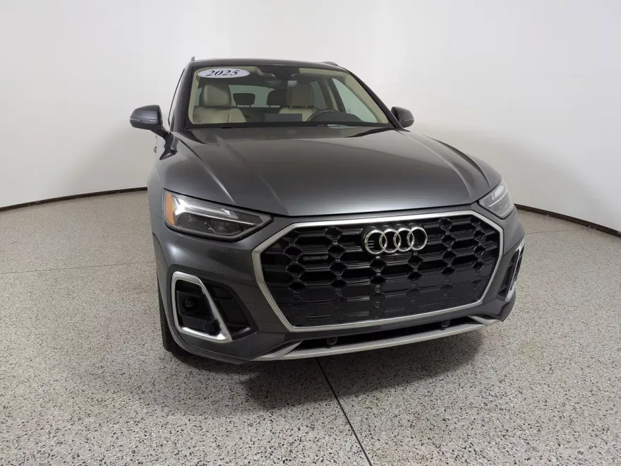 2025 Audi Q5 S line Premium Plus 45 TFSI photo 1