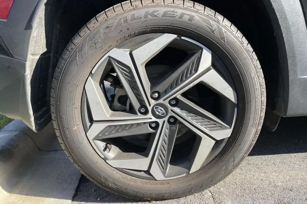 2023 Hyundai Tucson Limited photo 1