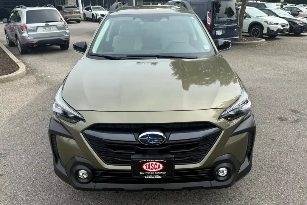 2025 Subaru Outback Premium photo 1