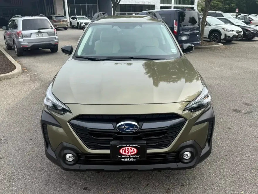 2025 Subaru Outback Premium photo 1