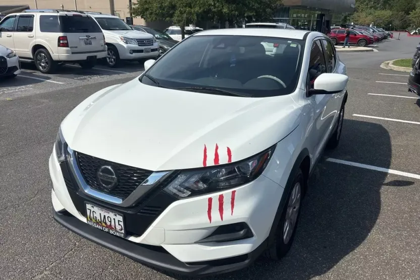 2020 Nissan Rogue Sport S photo 1