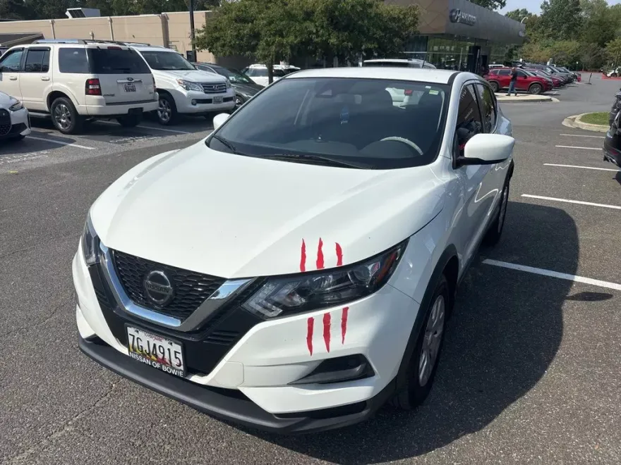 2020 Nissan Rogue Sport S photo 1