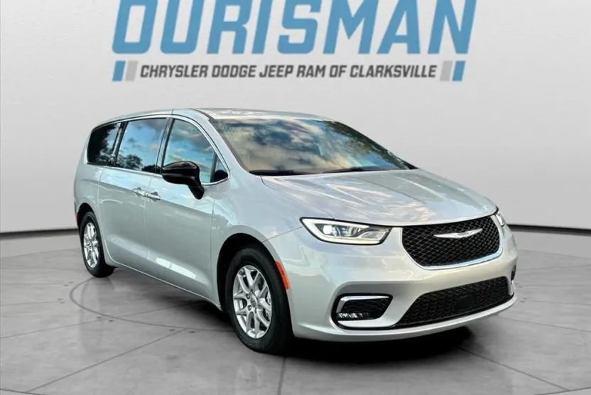 2024 Chrysler Pacifica Touring photo 1