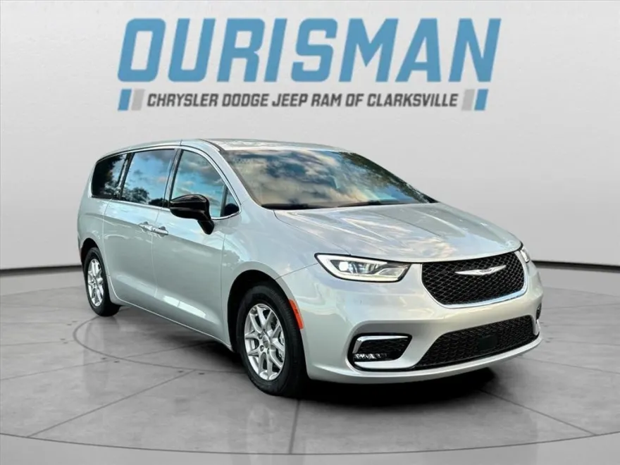 2024 Chrysler Pacifica Touring photo 1