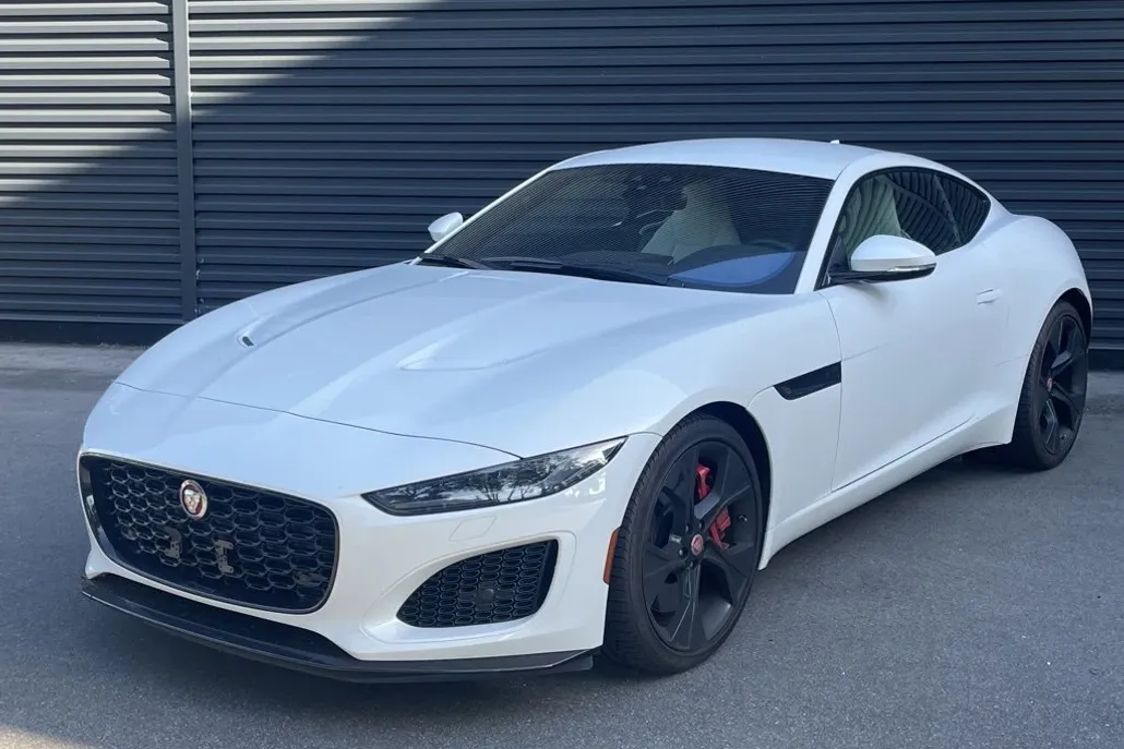 2023 Jaguar F-TYPE P450 photo 1