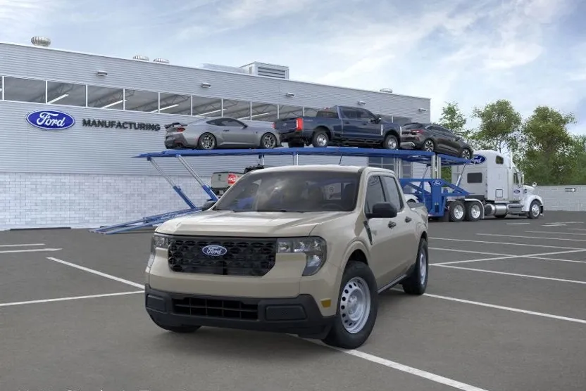2025 Ford Maverick XL photo 1